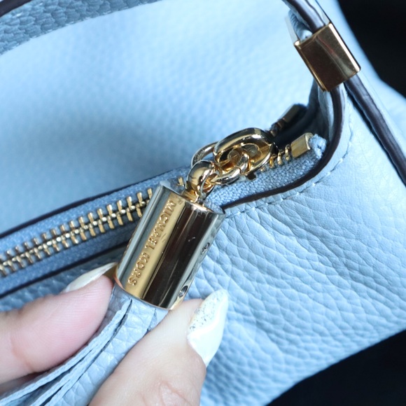 Michael Kors Beford Pale Blue Shoulder Bag NEW - Picture 11 of 13